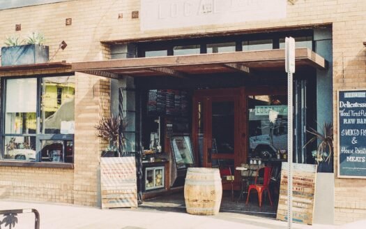 VENTA DE LOCAL COMERCIAL EN LA MOLINA