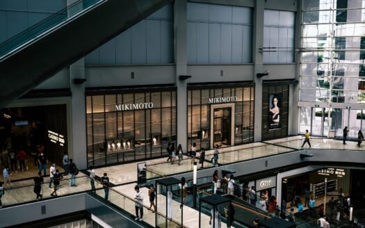 VENTA DE LOCAL COMERCIAL EN LINCE