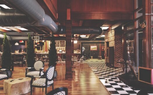 ALQUILER DE LOCAL COMERCIAL EN LINCE